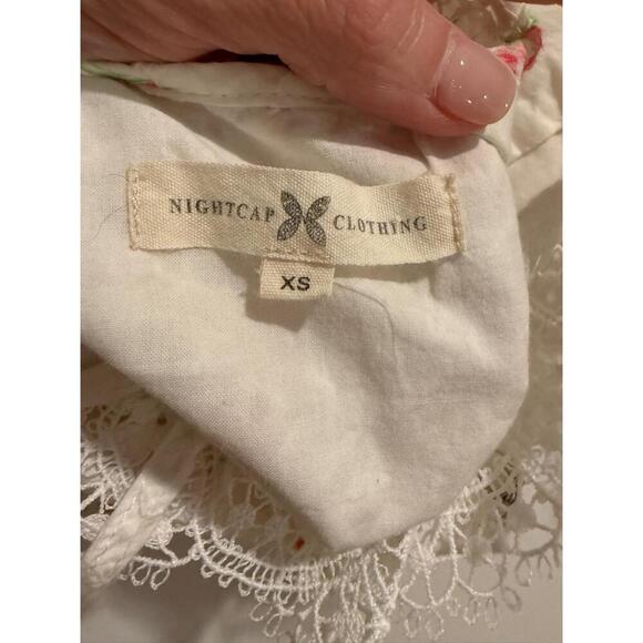 NIGHTCAP CLOTHING Blouse Womens Size XS White Floral V Neck Lace Trim Pearl Butt - Picture 7 of 9